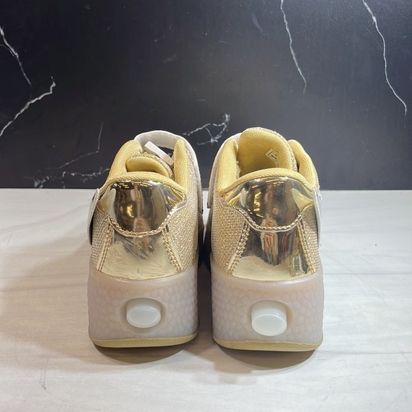 Unbranded Kid’s LED Skate Shoes Gold sz 1.5 - Picture 4 of 10
